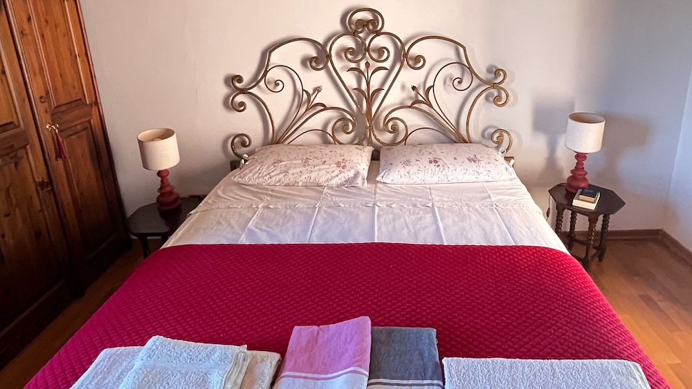 Tuscan Villa 5mins From Beach, Sleeps 8, ev Point view 4