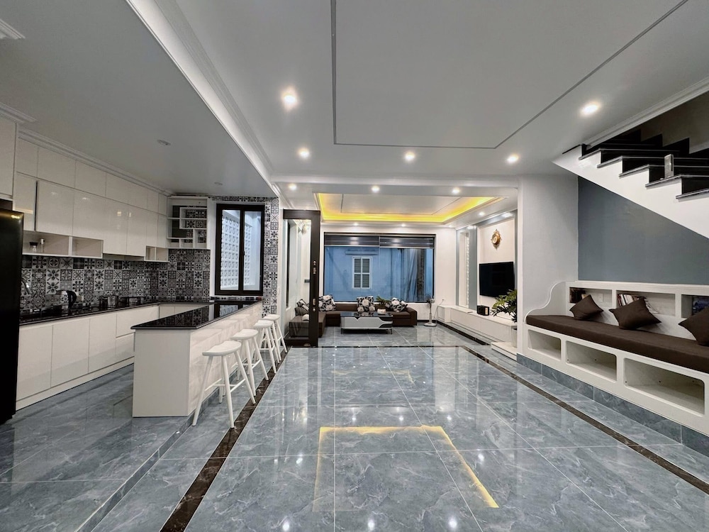 ALUC HOUSE
