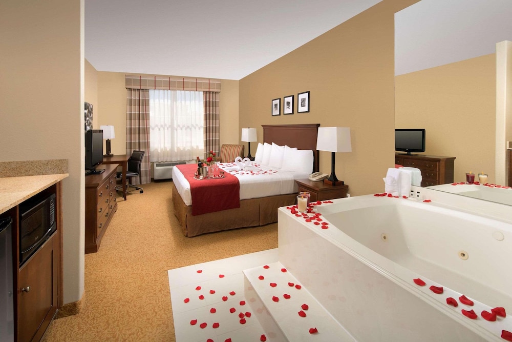 Country Inn Suites by Radisson, Houston Intercontinental Airport East, TX - Property Image 14