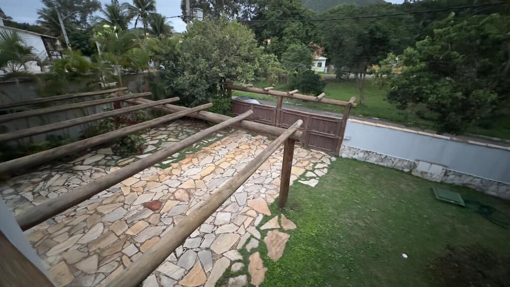 Jolly Praia de Tucuns e Hospedagem
