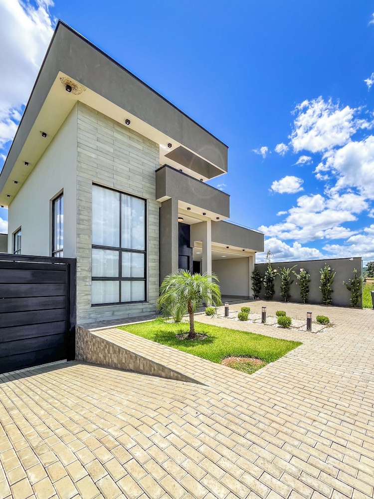 Mansão Luxo Lago - Caldas Novas