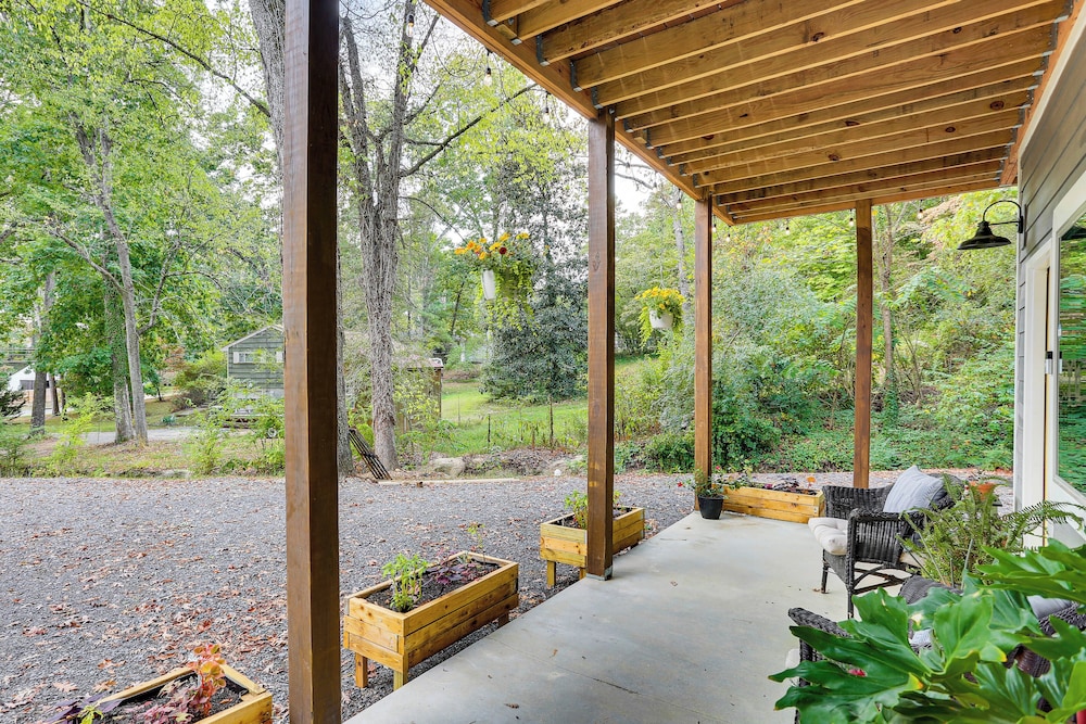6 Mi to Downtown: Apartment in Chattanooga!