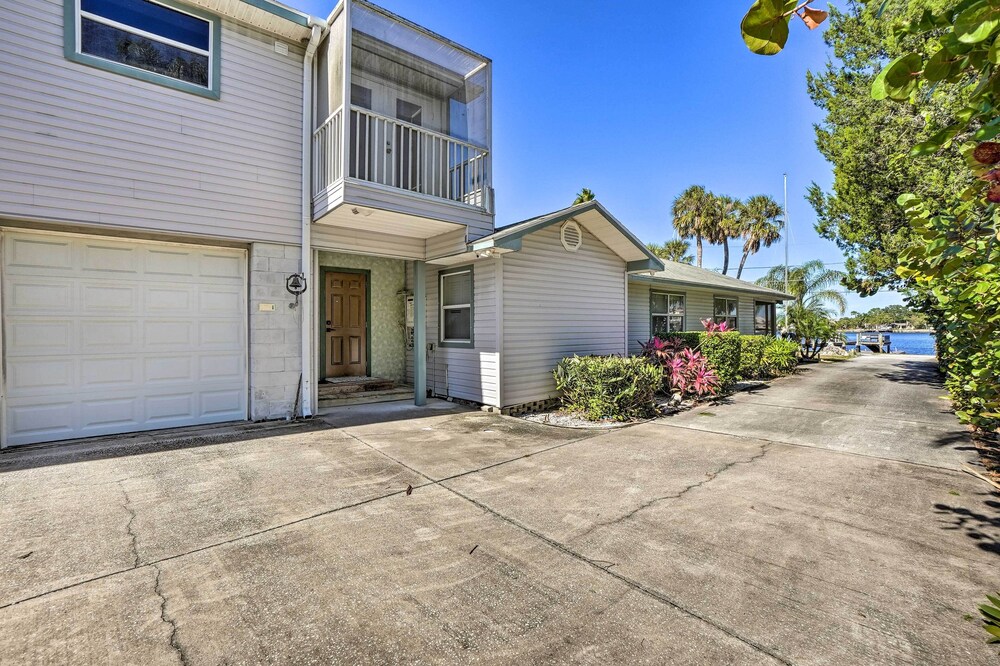 Waterfront Port Richey Getaway w/ Shared Dock view 5