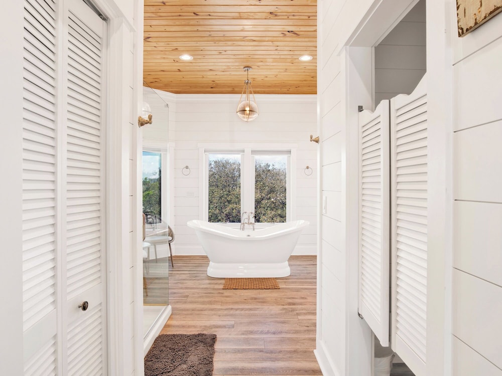 Barefeet Retreat by Southern Vacation Rentals