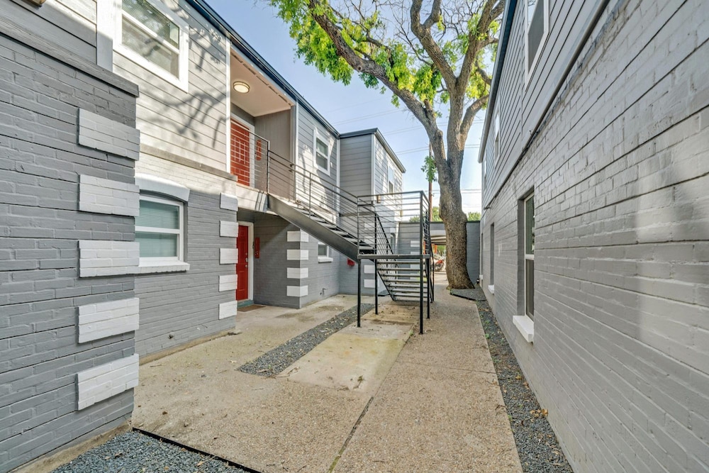 Cozy 2BR Near UT Hyde Park Evonify