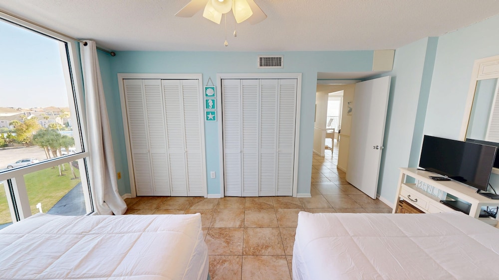 Shoreline Towers 2052 2 Bedroom Condo