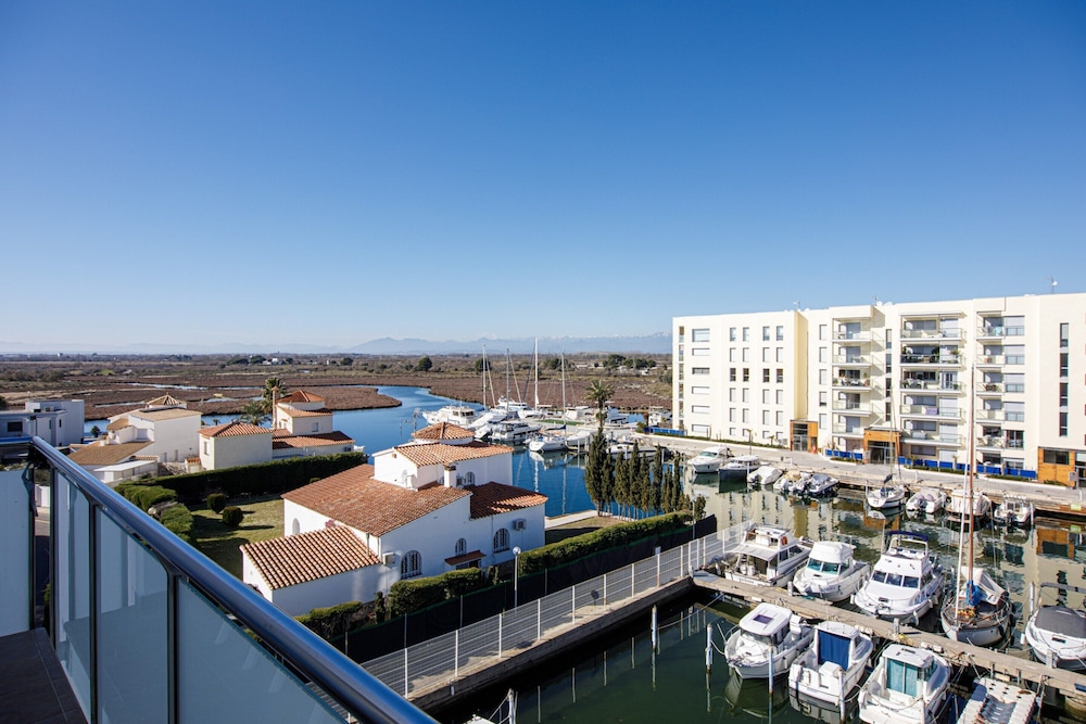 Beautiful Apartment With View