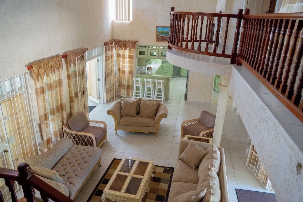 Marzalea 2 bd Villa by Zenbreak