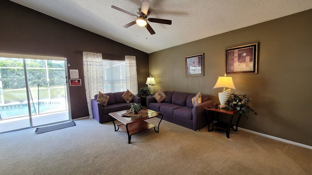 HL740BD 4 Bedroom Villa in Hampton Lakes 4 Home