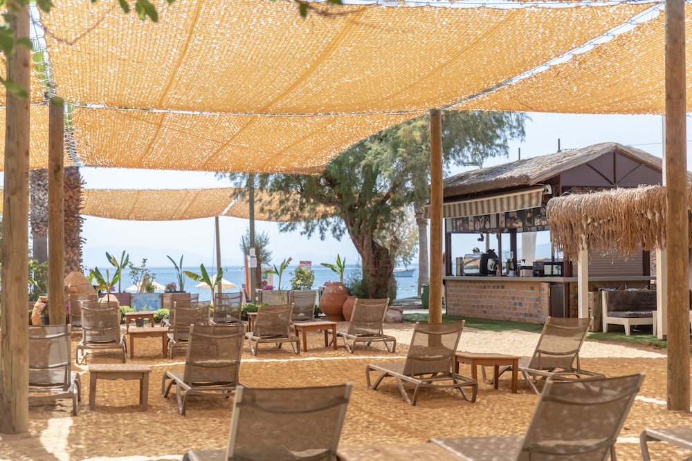 Kefi Beach ve Süitler - Image 40