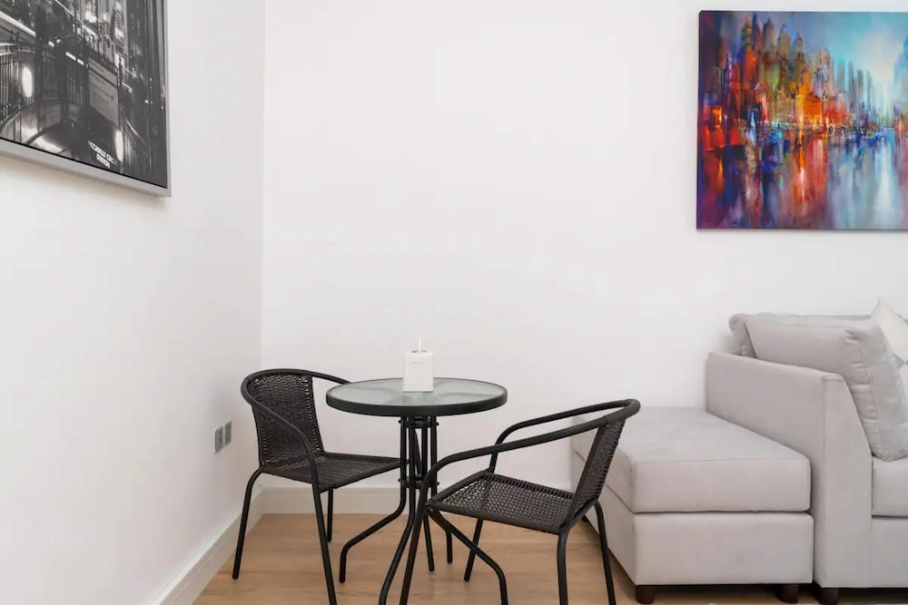 Exquisite 1BD Flat w/ Private Balcony Dubai Marina