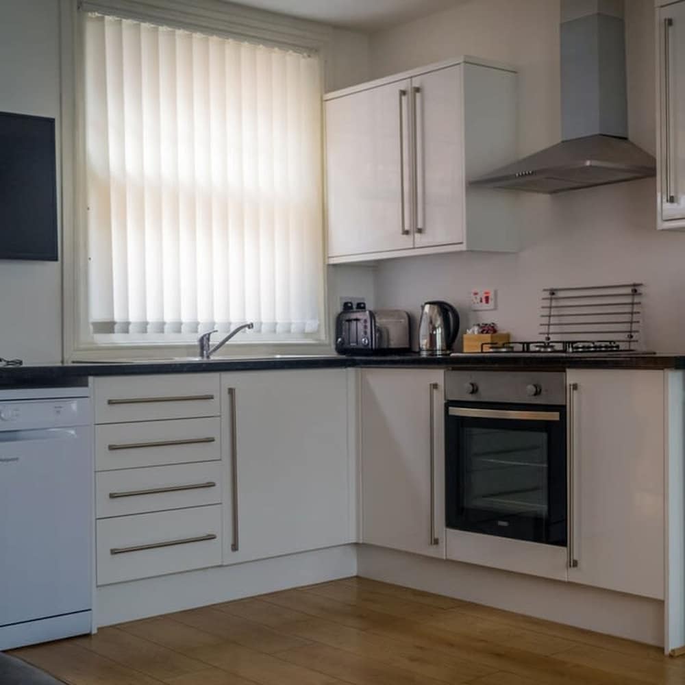 The City Walls Gathering 5 Bed - Sleeps 12 City Centre view 3