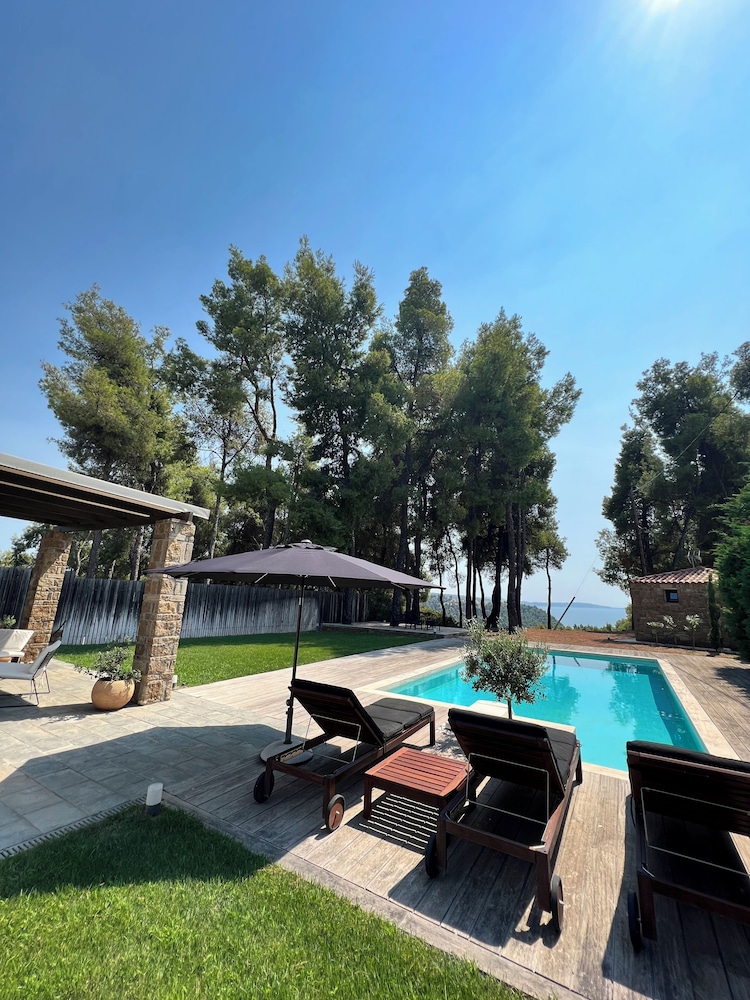 Beyond the Pines by Halkidiki Villas