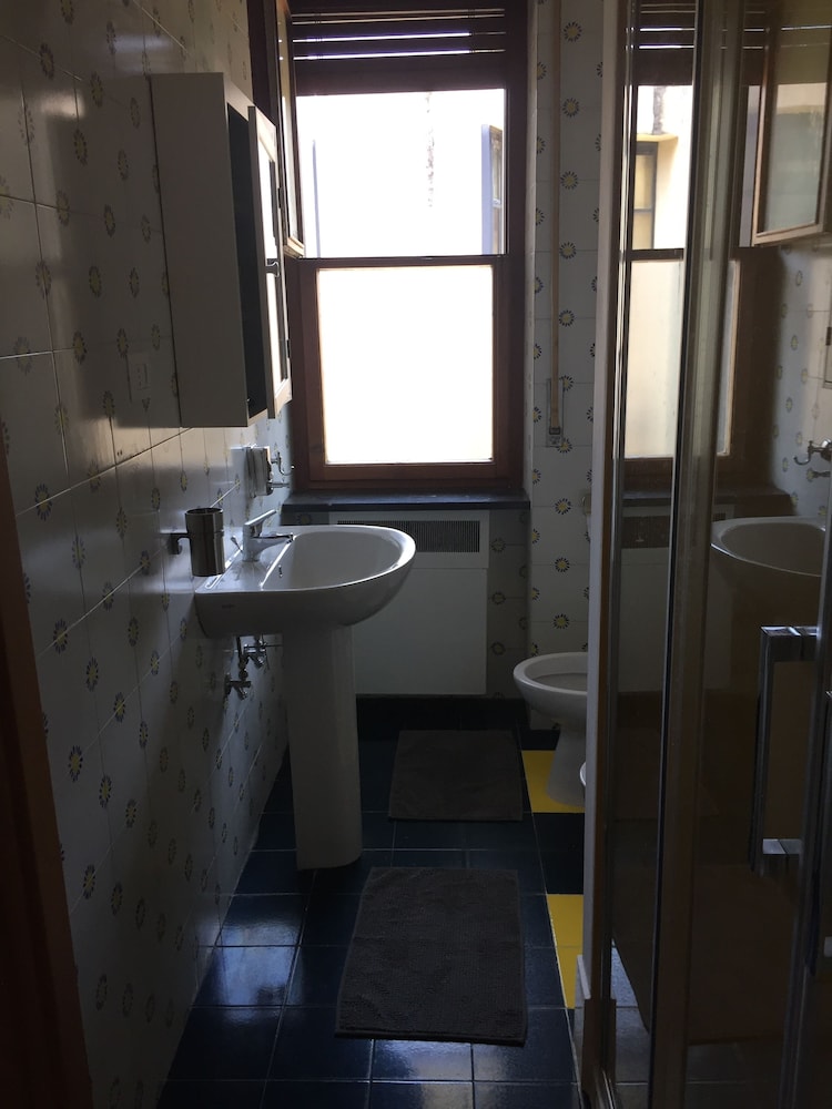 Salernoportodamare Train Station Room photo 4