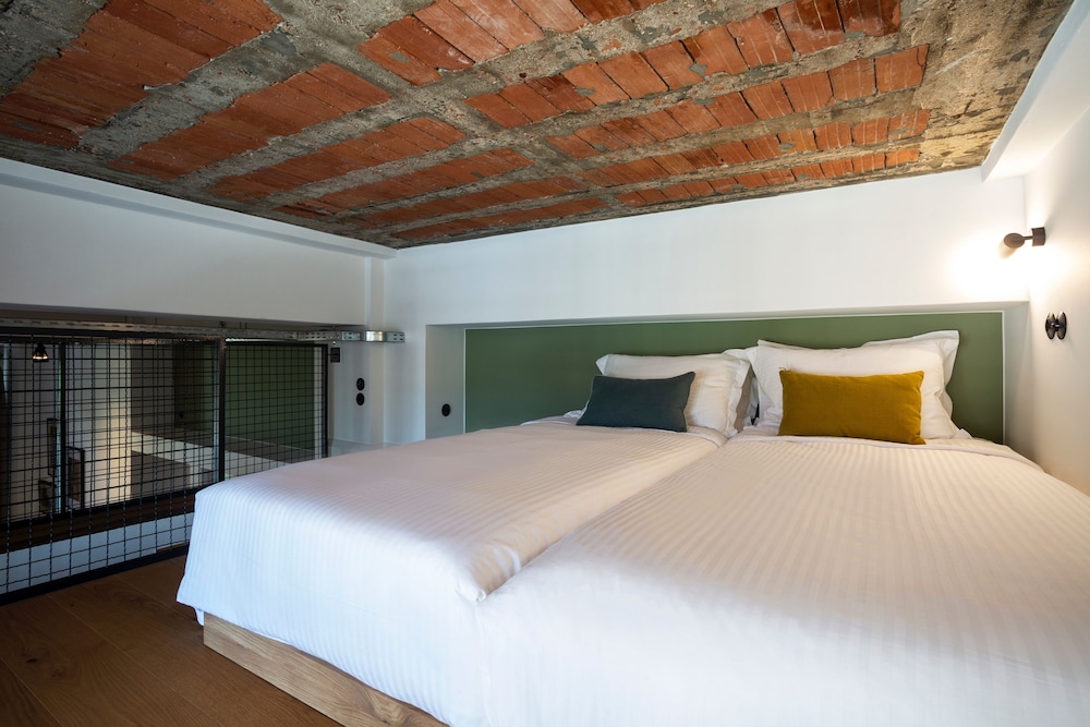 The Foundry Suites
