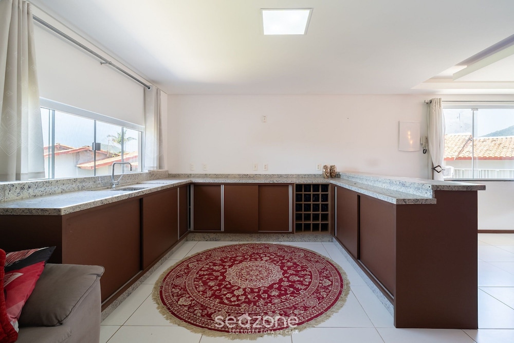 House w/ 3BR and BBQ Area in Ingleses Odi0487