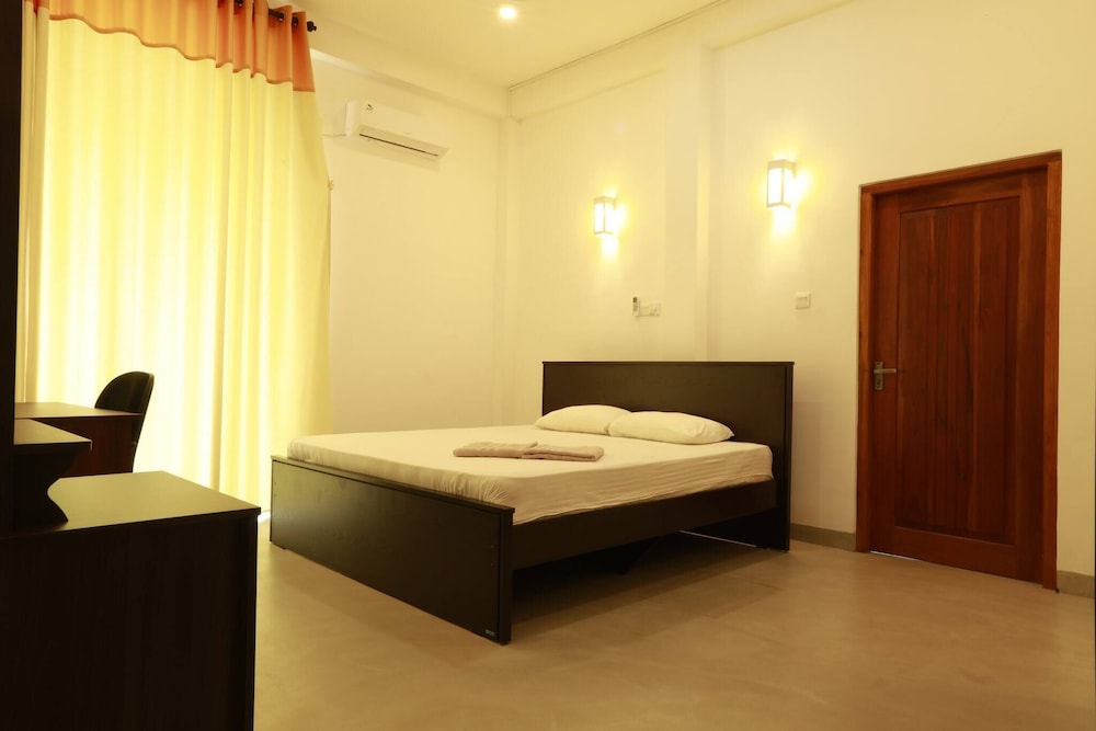 Room in Guest Room - Serene Oasis in Galle - Tranquil Retreat With Breathtaking Views