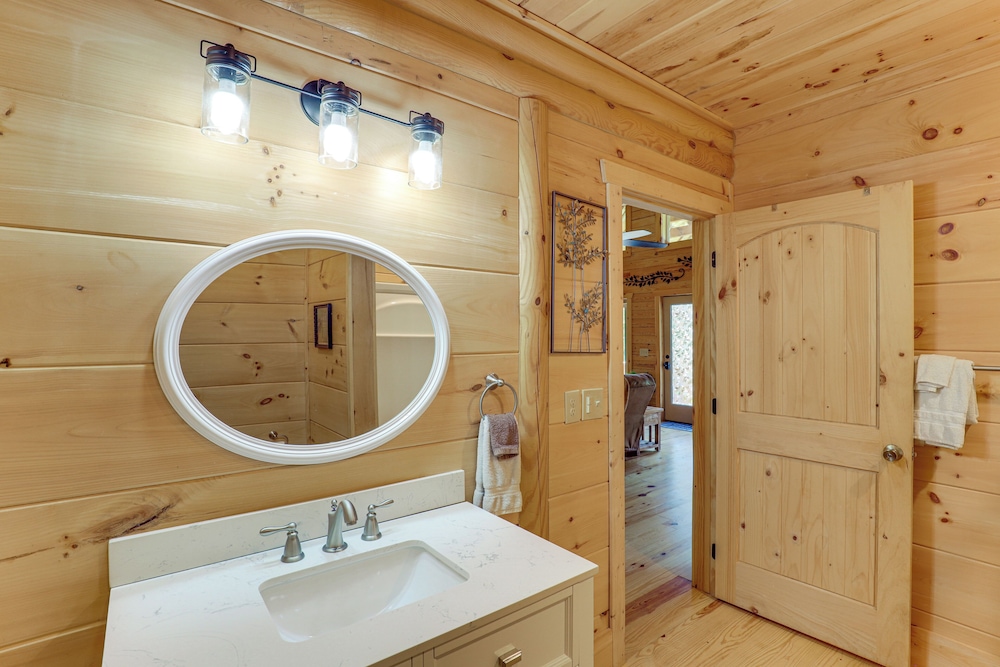 Explore Linville Falls: Cabin w/ Game Room + Deck!