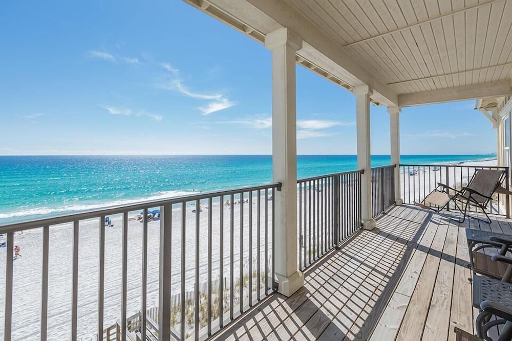 Las Olas 8 Bedroom Holiday Home by Five Star Properties