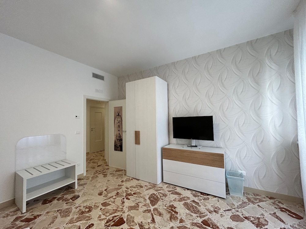 My50s in Monopoli With 4 Bedrooms and 2 Bathrooms