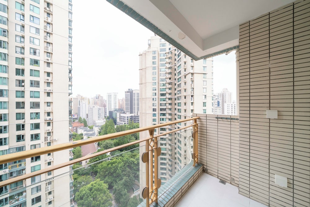 Tyms Xujiahui Modern 2BR APT