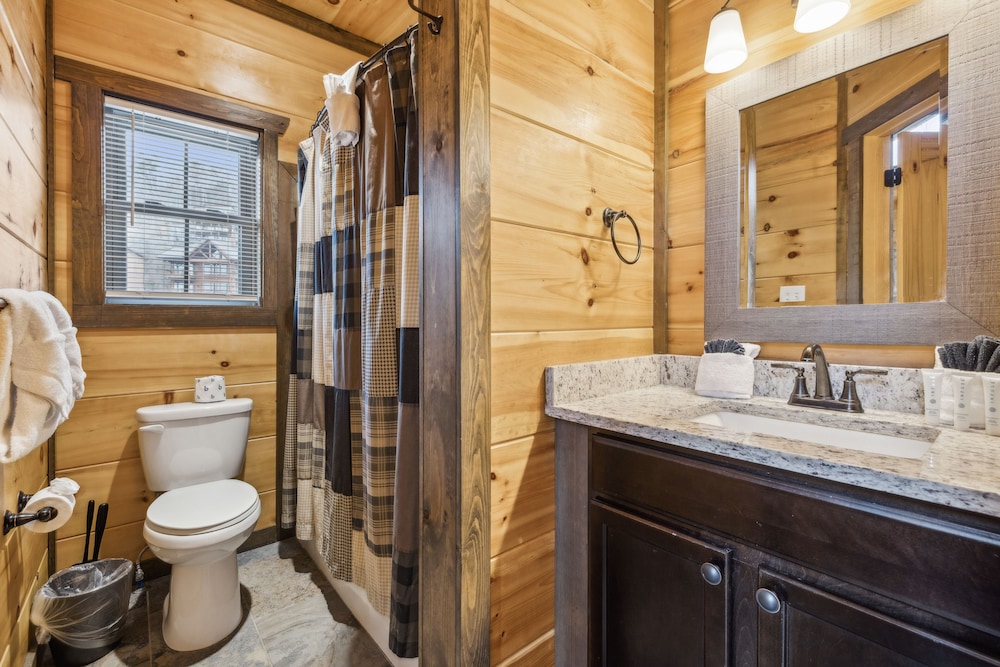 Eden Of The Smokies 5 Bedroom Cabin