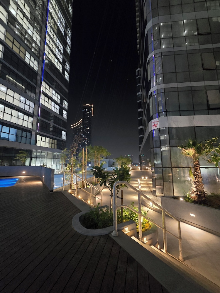 LUXURY MOON 2BHK AP.