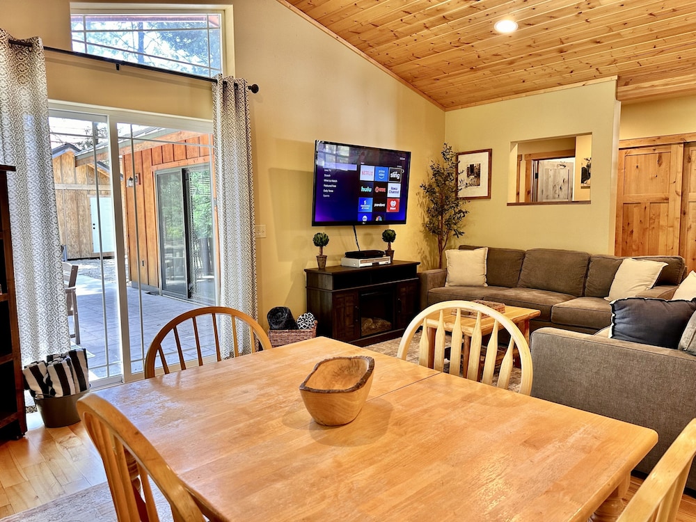 River Song Cabin 3 Bedroom Home