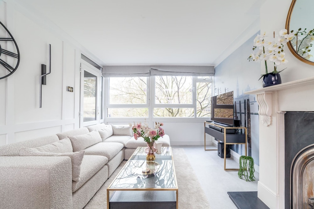 Excellent 3-bed Flat In Elephant & Castle