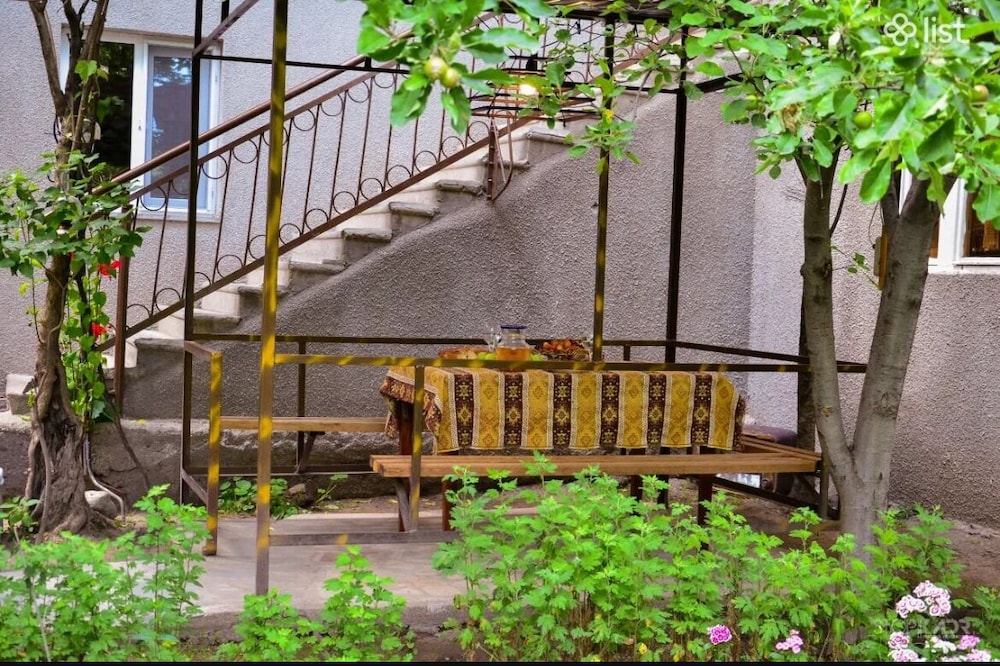 Narek B&B