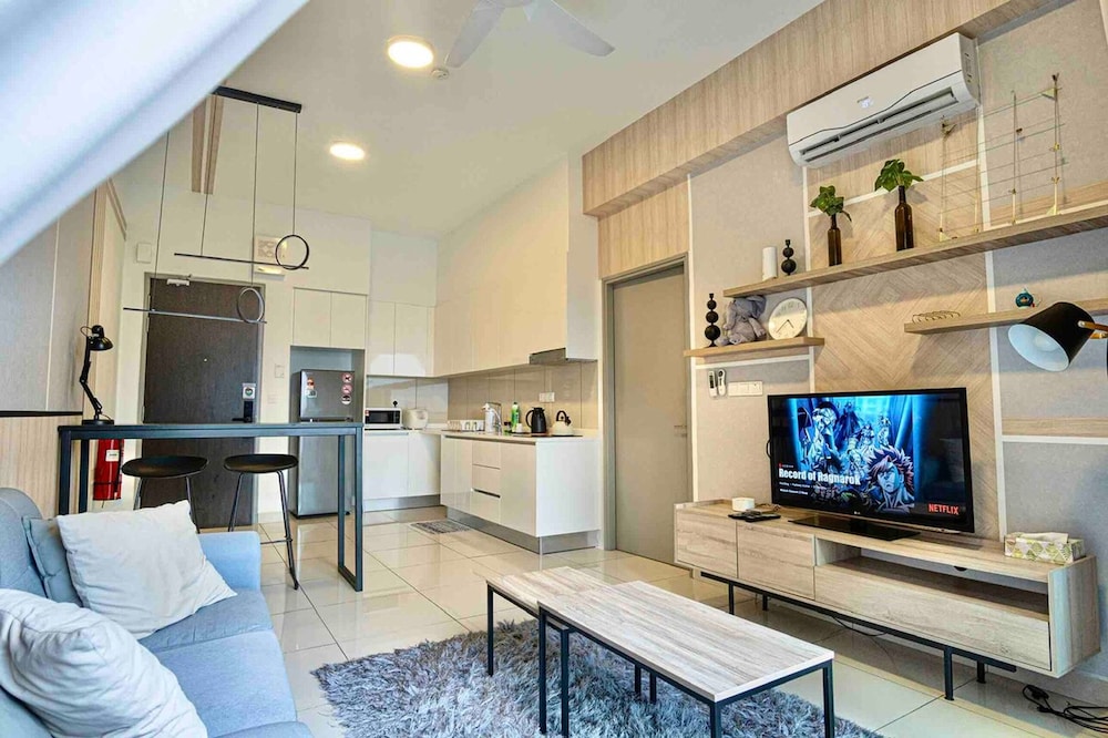 Astoria Ampang Condotel by Emily in Town