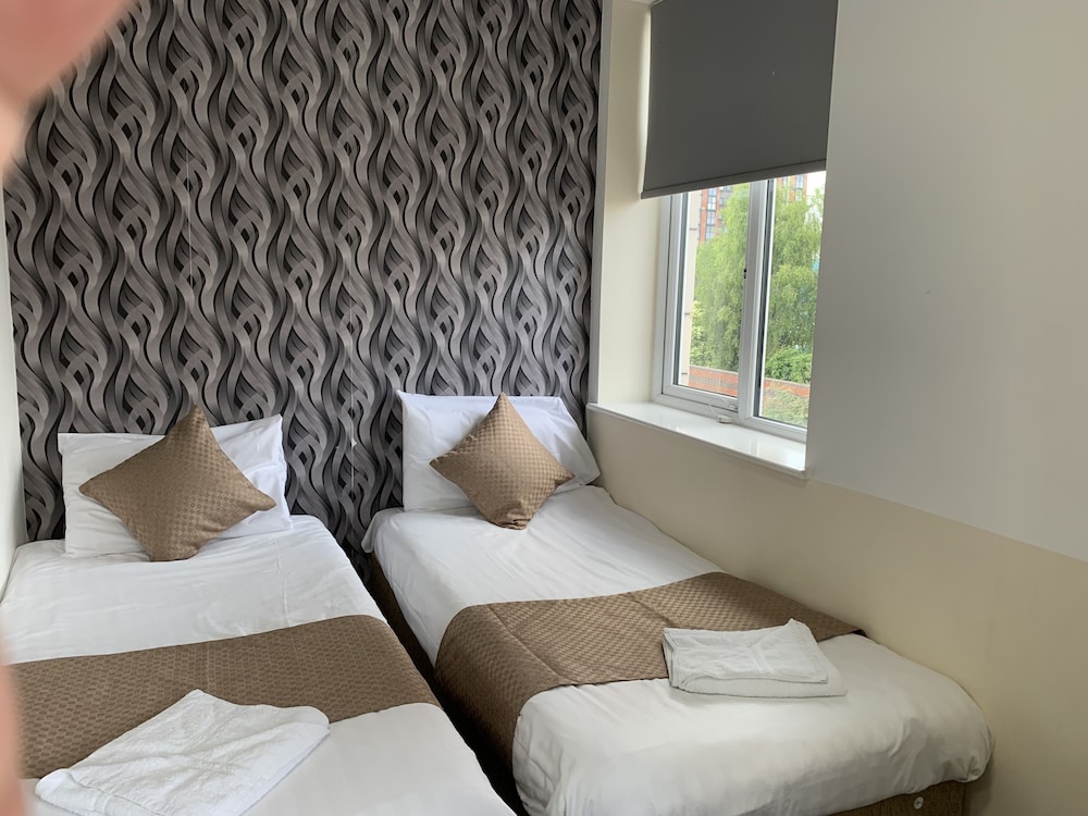 Salford Vacations - Imperial Salford Hotel - Property Image 3