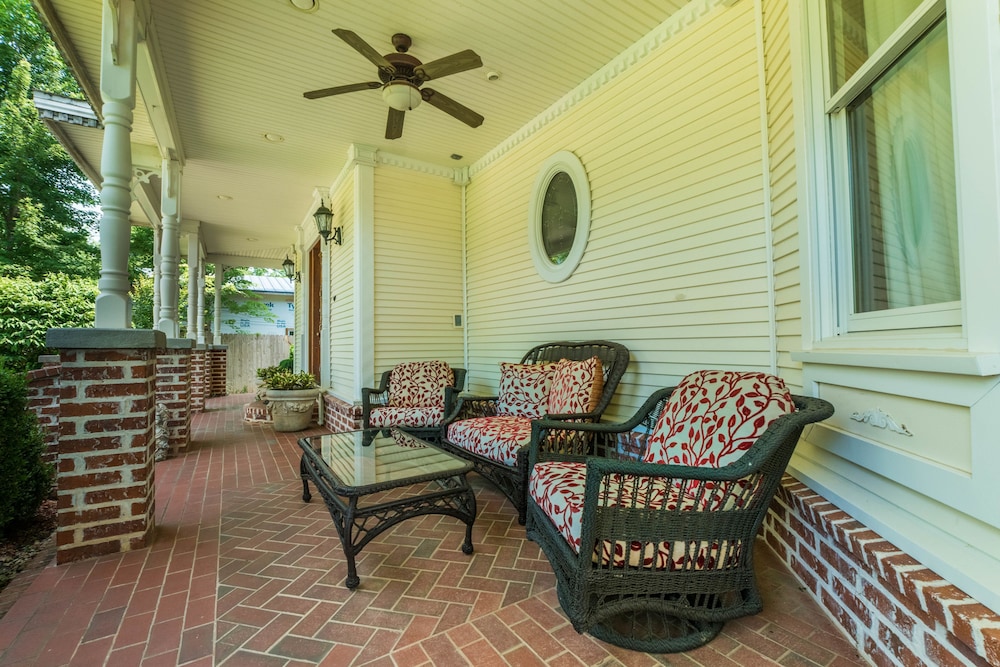 The Victoria B & B