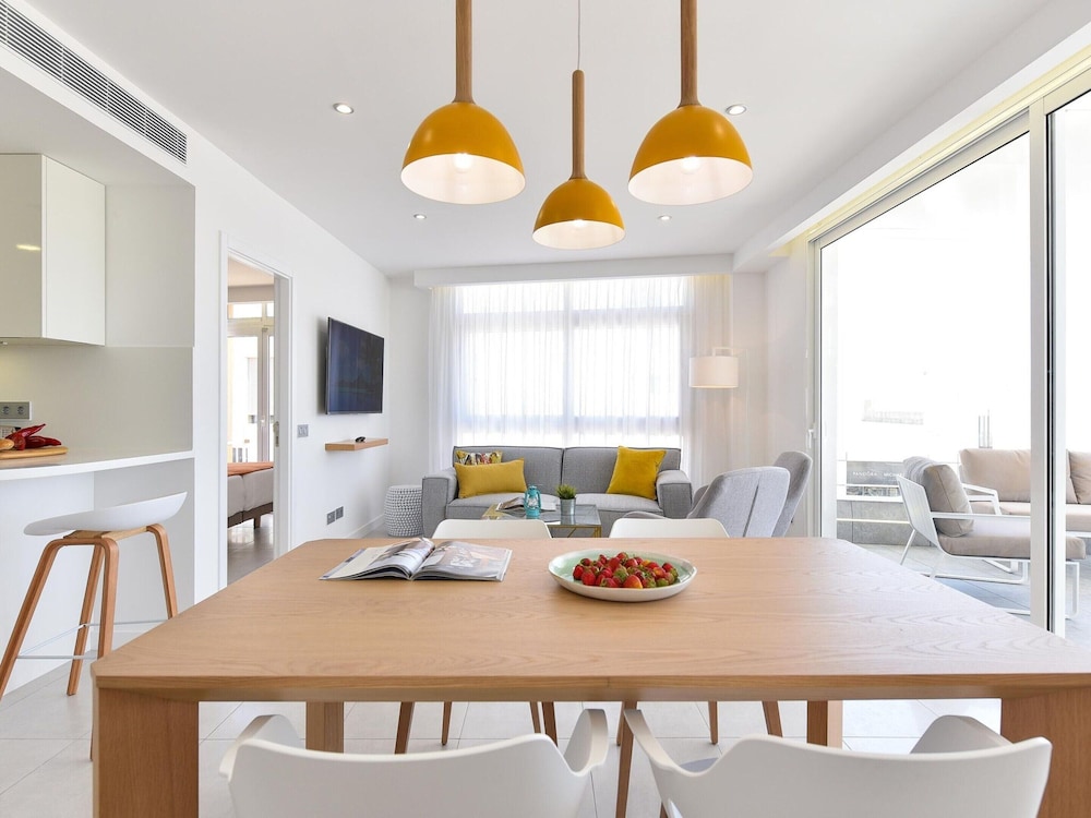 Apartment Mogan With Stunning Beach Views