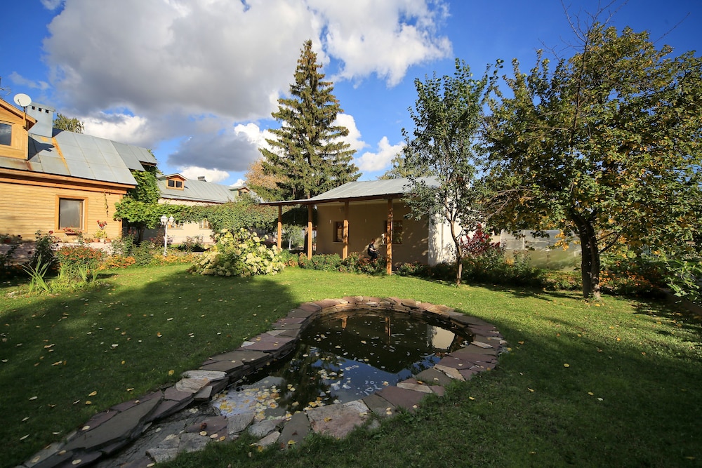 Guesthouse on Kyzyl-armeyskaya