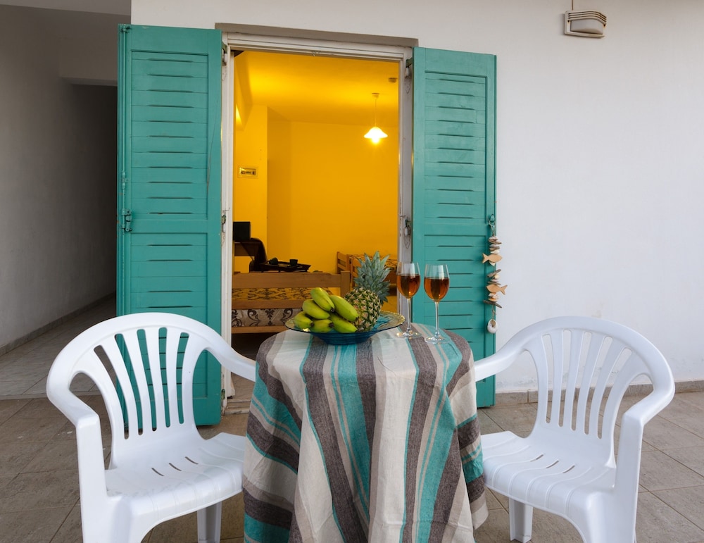 Aglaia Apartments & Studios