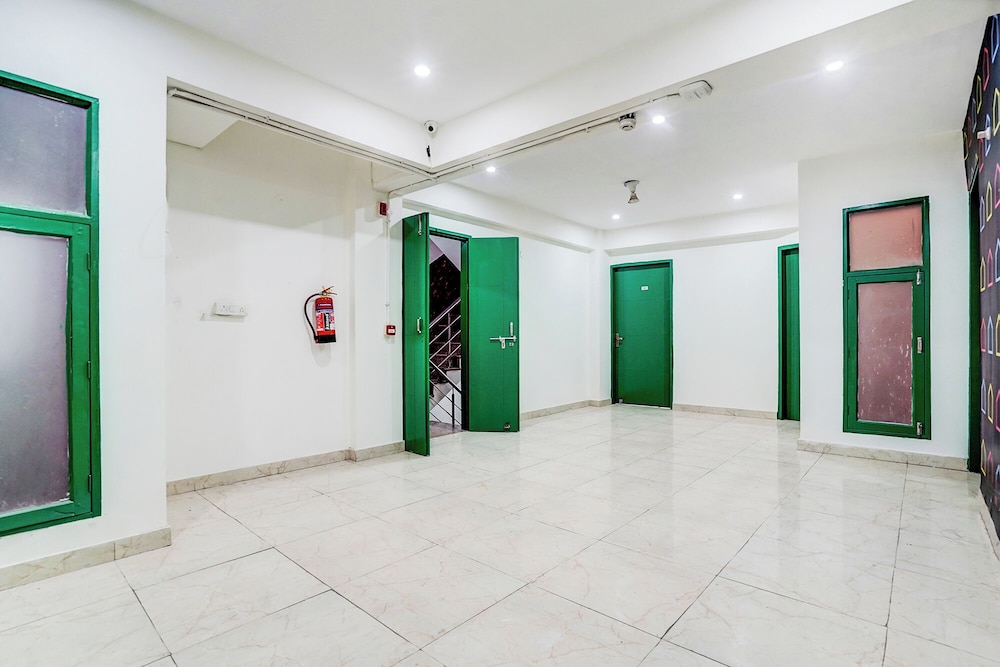 Fabhotel Cyberhub Suits
