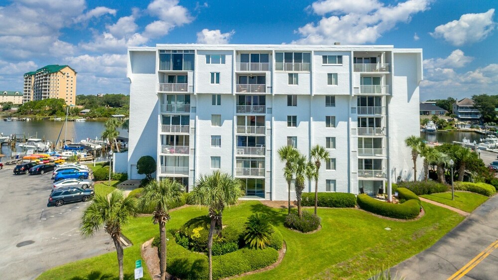 Dolphin Point 105b 2 Bedroom Condo by RedAwning