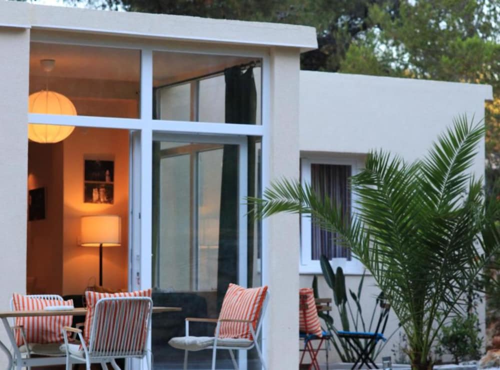 House Leta Cozy Hideaway With Pool
