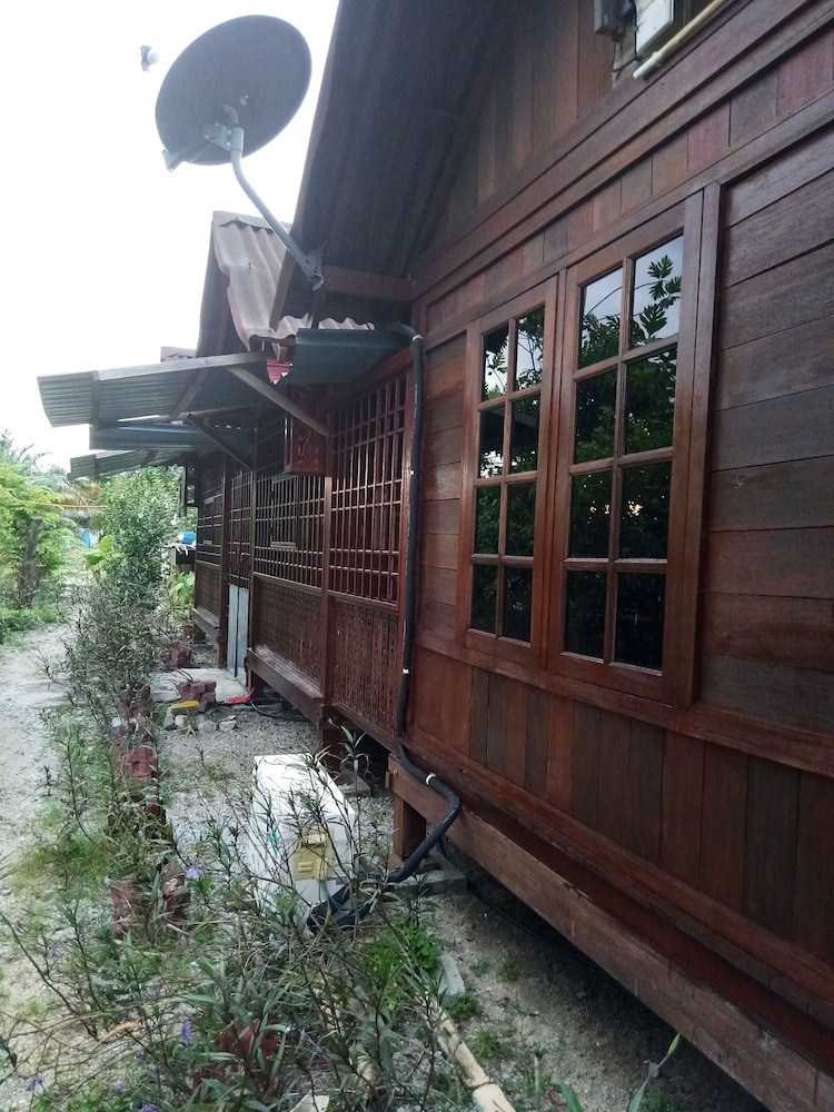 YC Chalet Roomstay Lekir photo 1