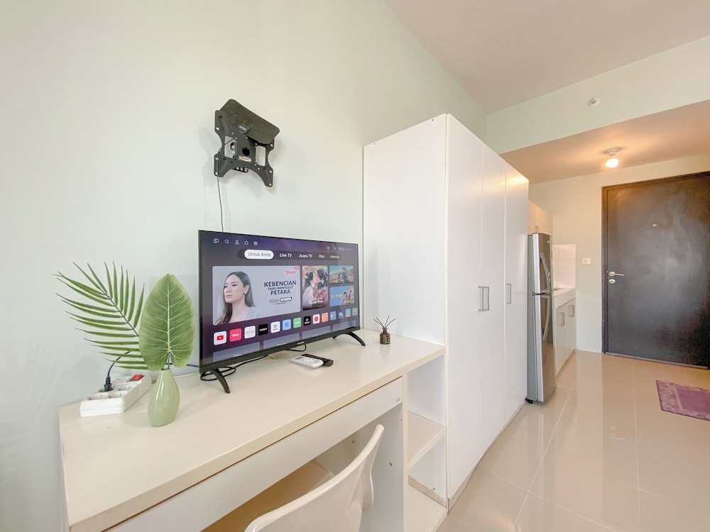 Contemporary Designed Studio Apartment Park View Condominium