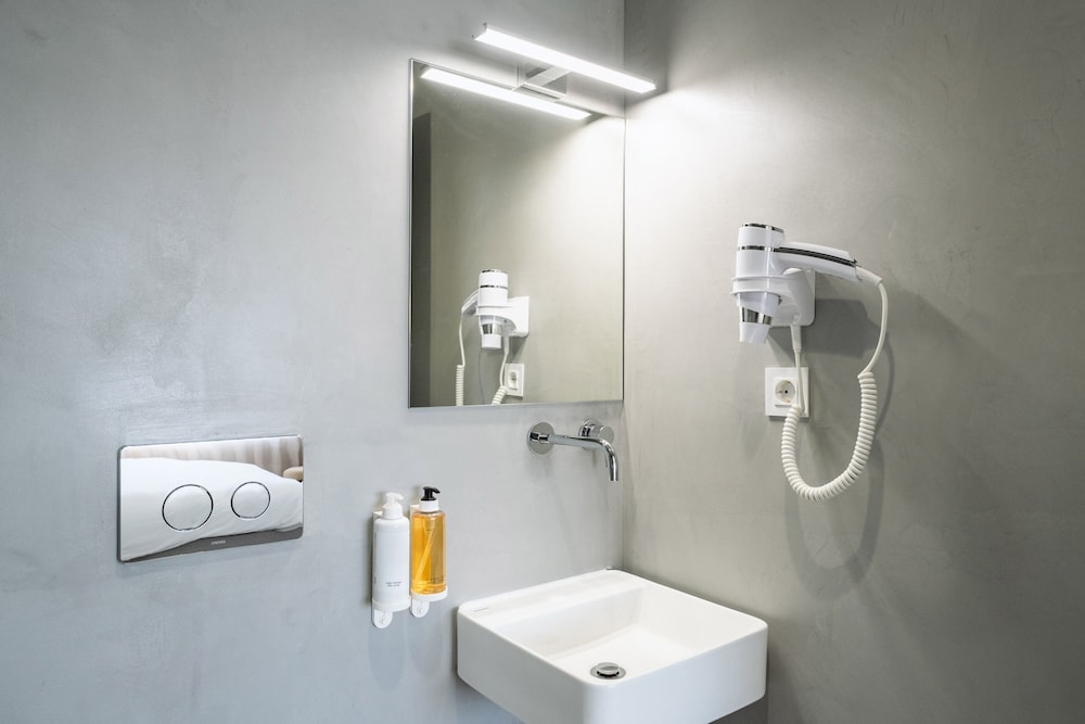 Bom Sucesso Executive Flat 5 1 by Feel Porto