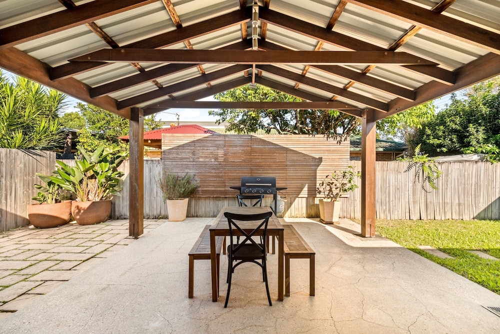 2-bed Beach Escape With Courtyard