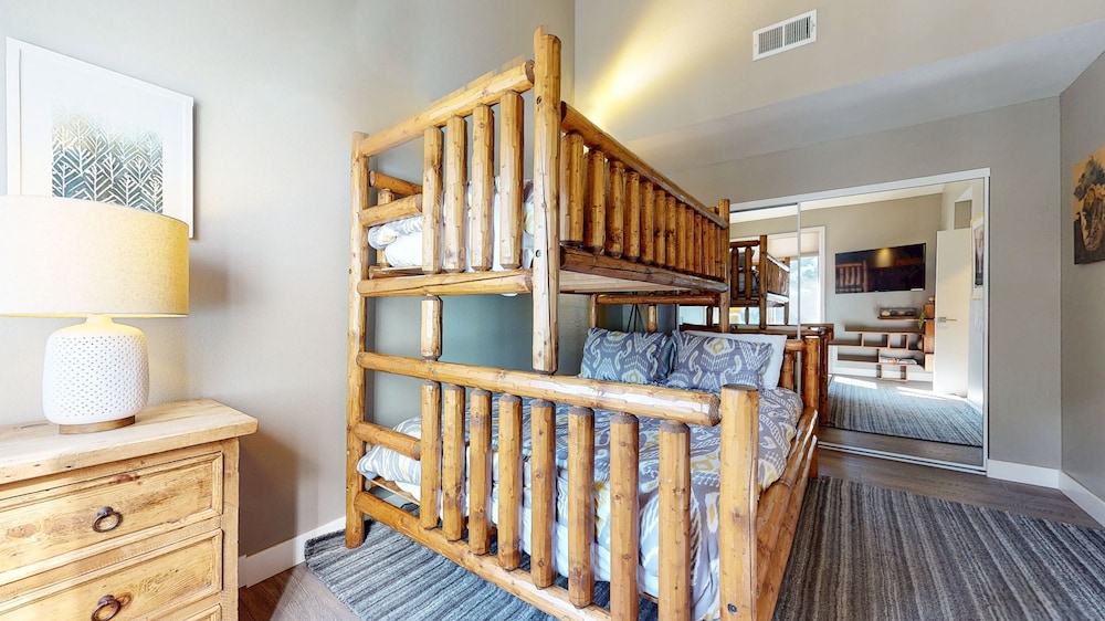 Snowcreek V #888 3 Bedroom Condo
