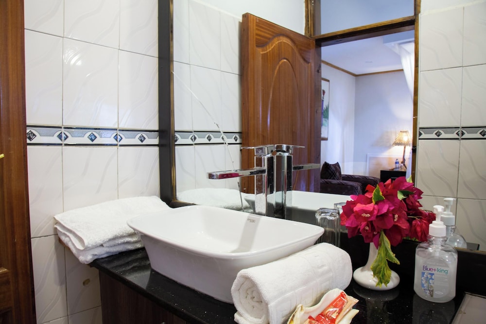Saba House & Lodges