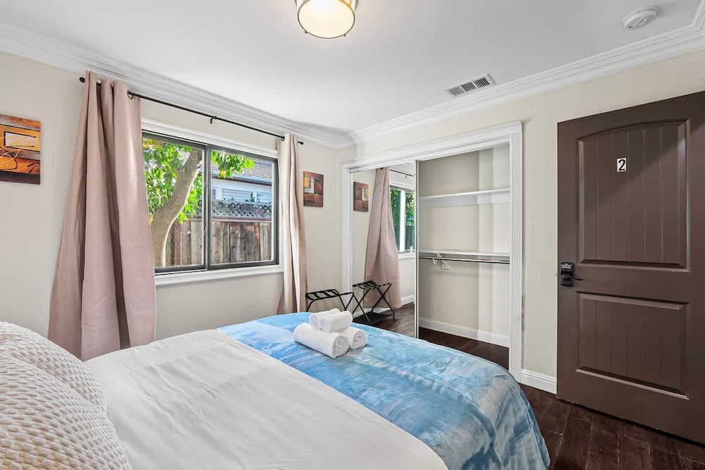 Stunning Roman Design 7bed5bath in Heart San Jose