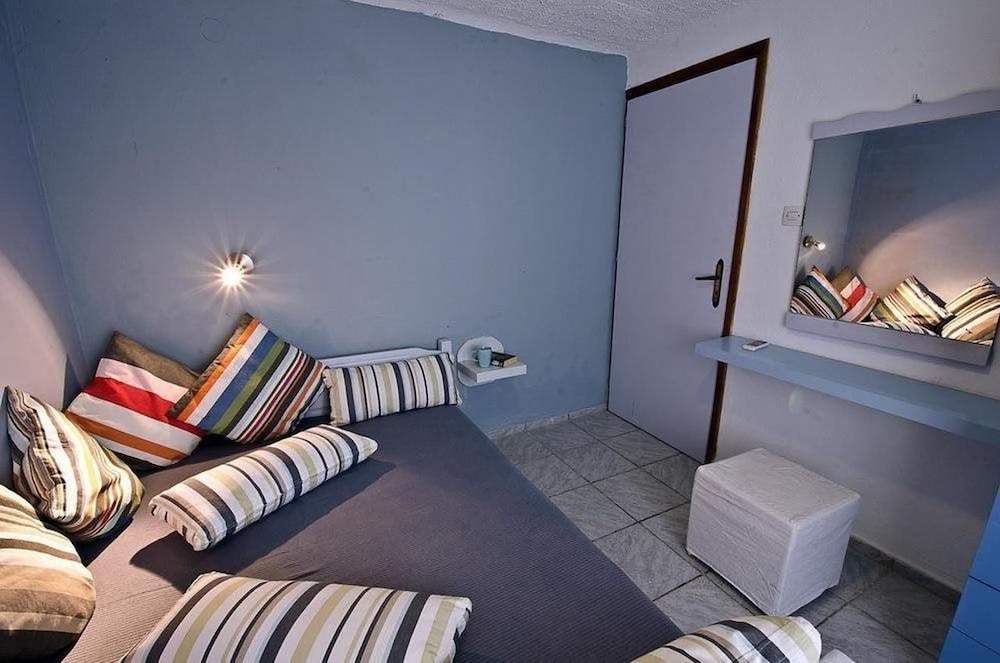 Karavos Sea View Apartments photo 4