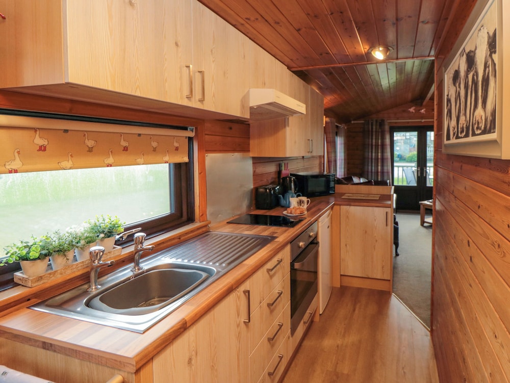 Holly Lodge