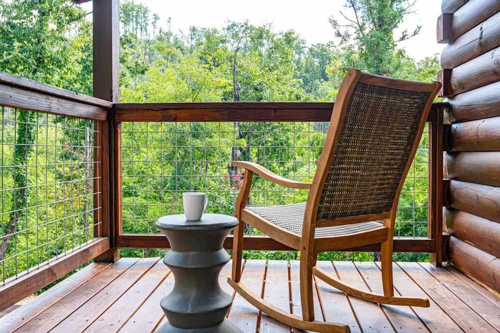 Mountain Views Sauna Hot Tub Fire Pit