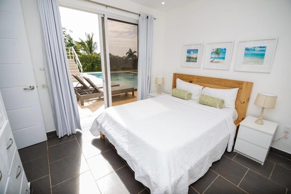 Spectacular Private 3 Bedroom Villa in Gated Community view 4
